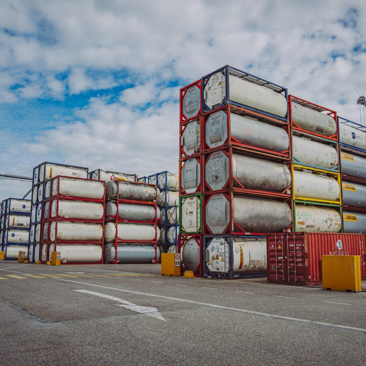 Container Handling & Storage